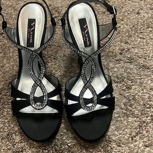 Nina heels with silver accents size 8